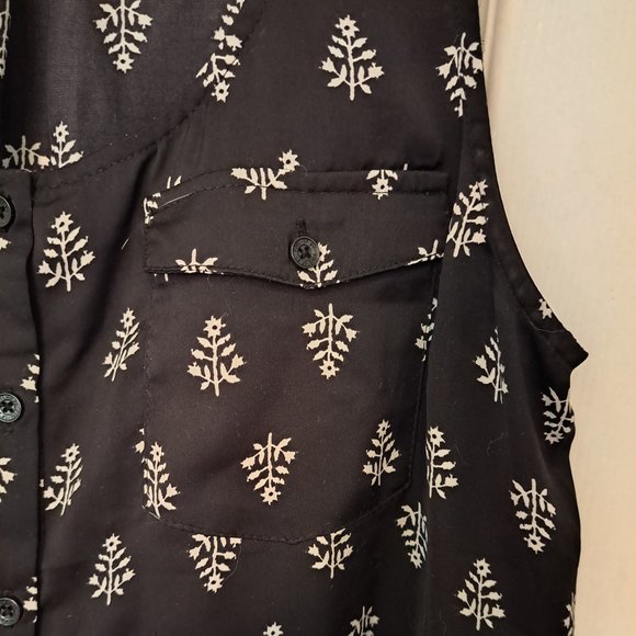 Forever 21 Tank Top Size Large - Picture 3 of 6